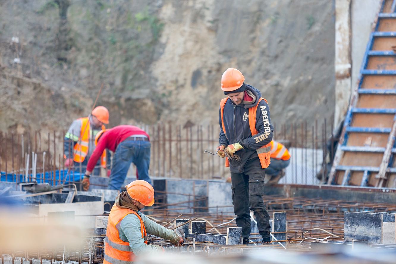 Коммуналка и заниженные цены. Главные риски при покупке бюджетного жилья