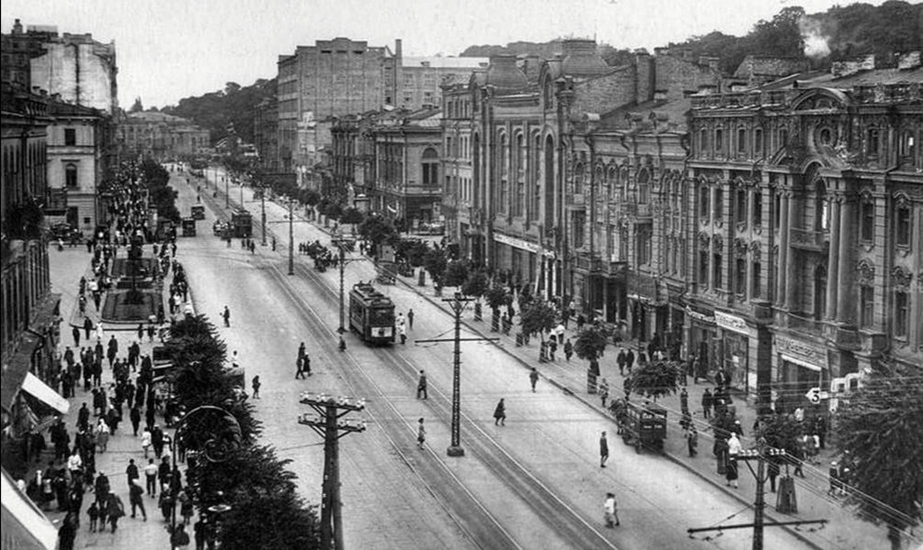 Назавжди втрачена архітектура. Дивіться, як виглядав Хрещатик до того, як його підірвали "совєти"