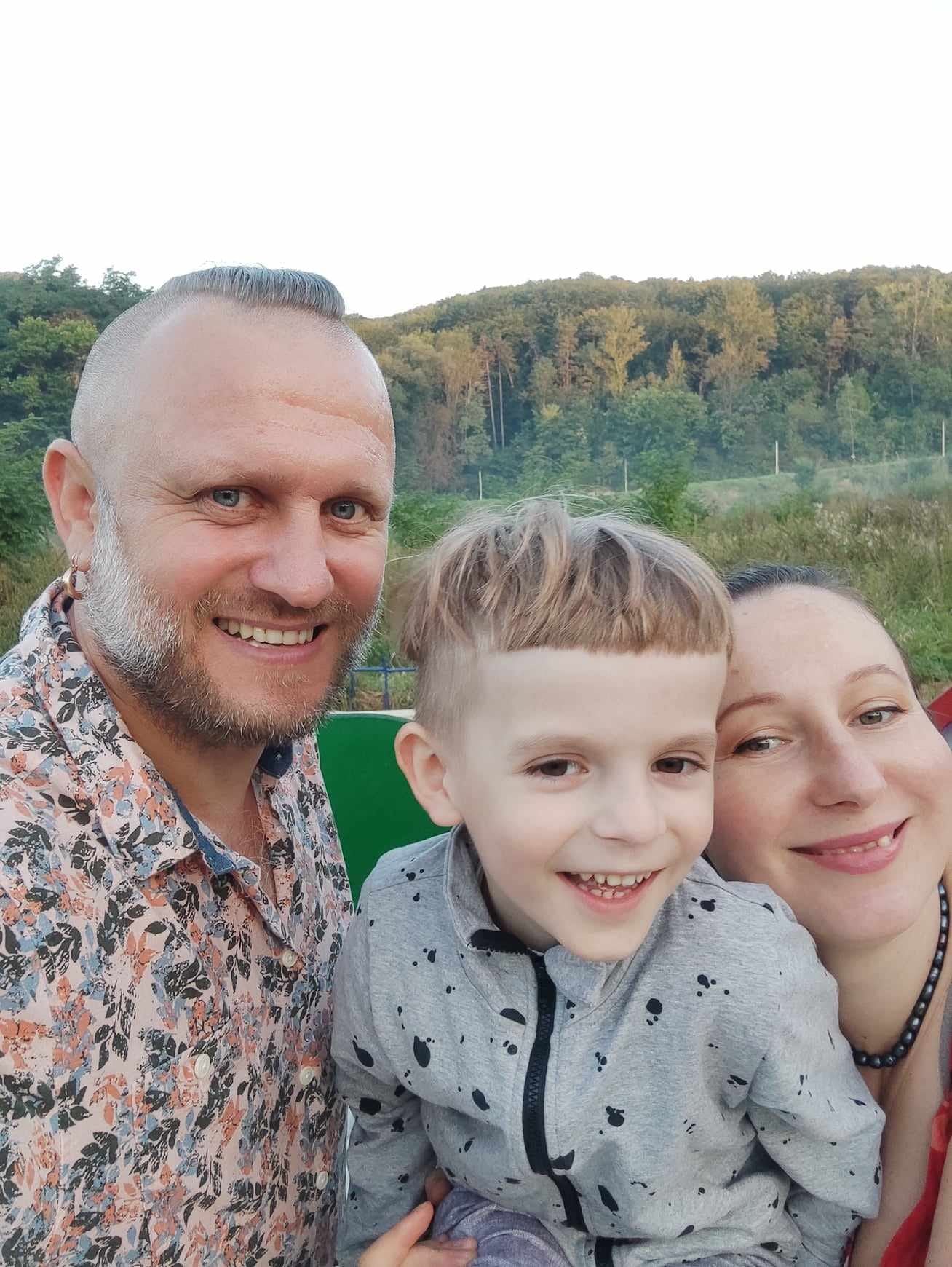 Помер 5-річний син відомого музиканта. Хлопчик так і не вийшов з коми після видалення молочних зубів