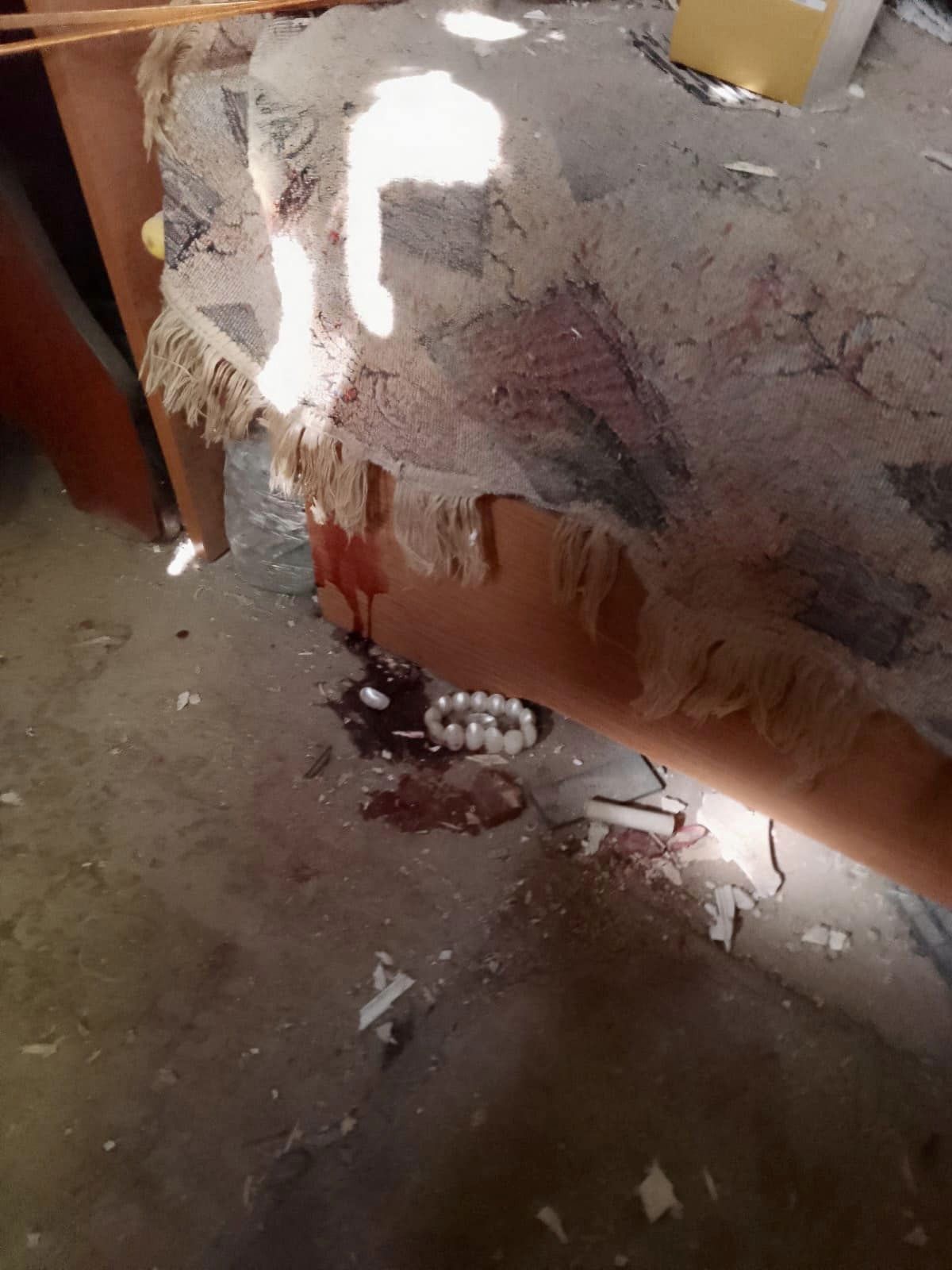 Лежала нерухома серед уламків: у Києві дивом врятували Настю після атаки РФ на її дім