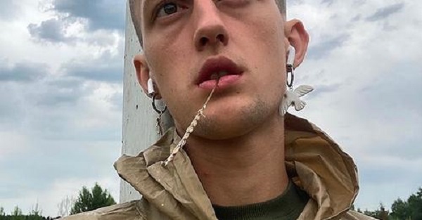 Офіціант із Києва пішки дійшов до Запоріжжя, щоб зібрати мільйон для ЗСУ: історія подорожі волонтера