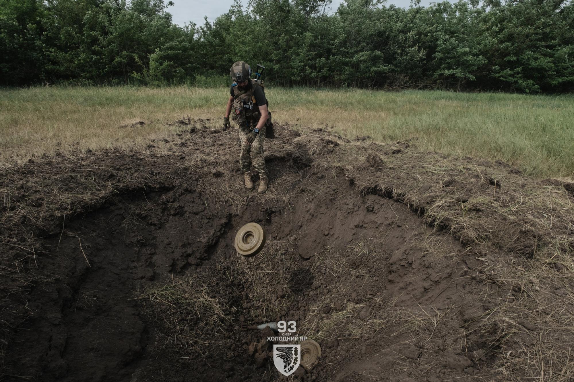 "Знадобляться сотні років". 93 бригада показала, як розміновують Україну: фото