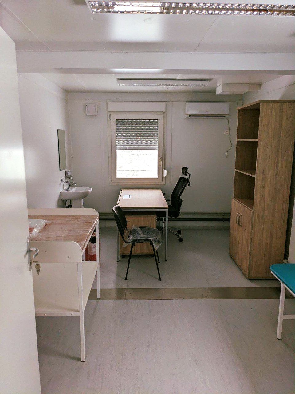 Под Харьковом установили мини-клиники: где находятся и для кого работают