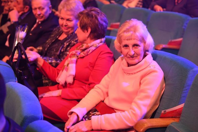 Риммі Зеленській - 73! Що відомо про маму президента та як вона підтримала сина в політиці (фото)