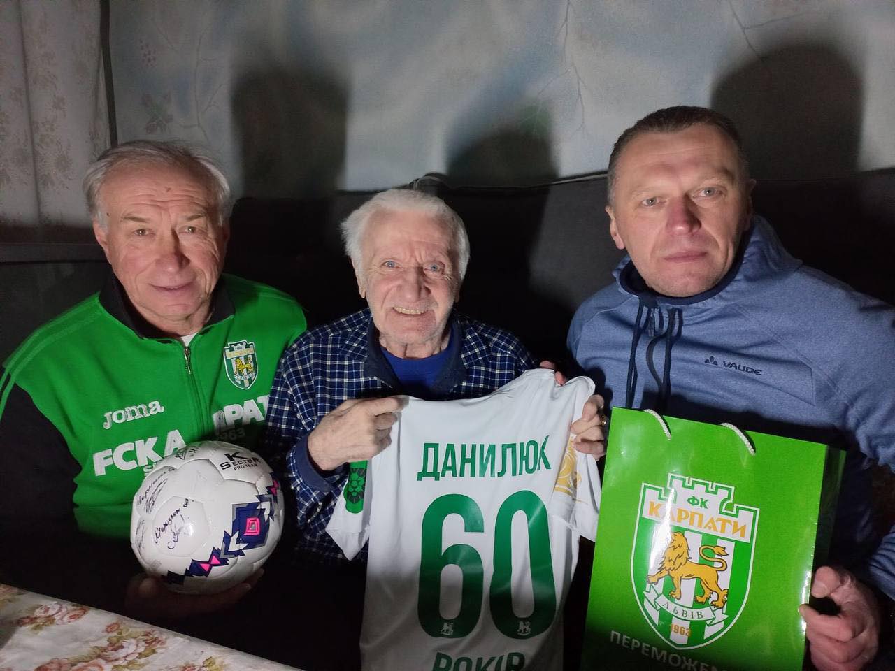 Умер известный футболист. Он - лучший голеадор в истории легендарного клуба