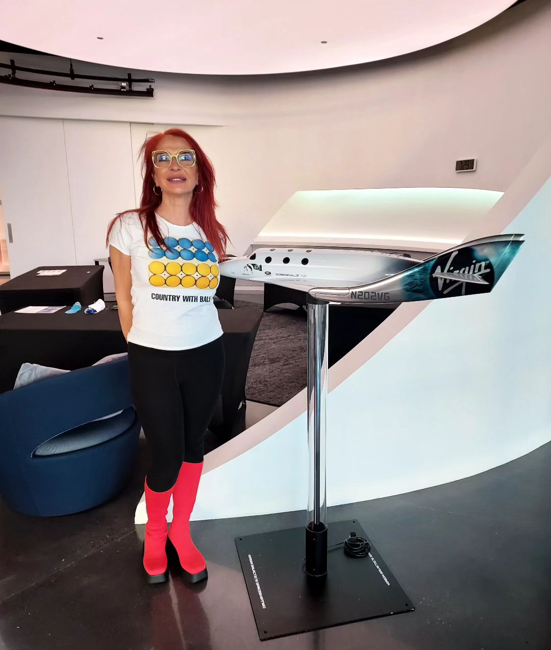 Украинка первой полетит в космос с Virgin Galactic: что о ней известно (фото)