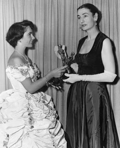 Спасла украинскую вышивку от "советов" и получила "Оскар". Удивительная история жизни Варвары Каринской