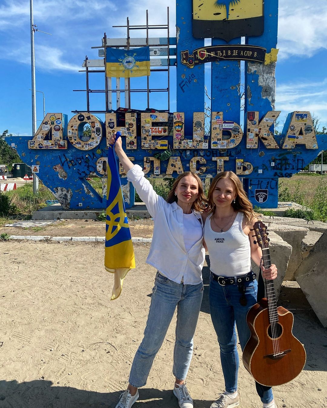 Вопрос о Крыме едва не стоил им карьеры: что стало с сестрами Опанасюк из дуэта Anna Maria