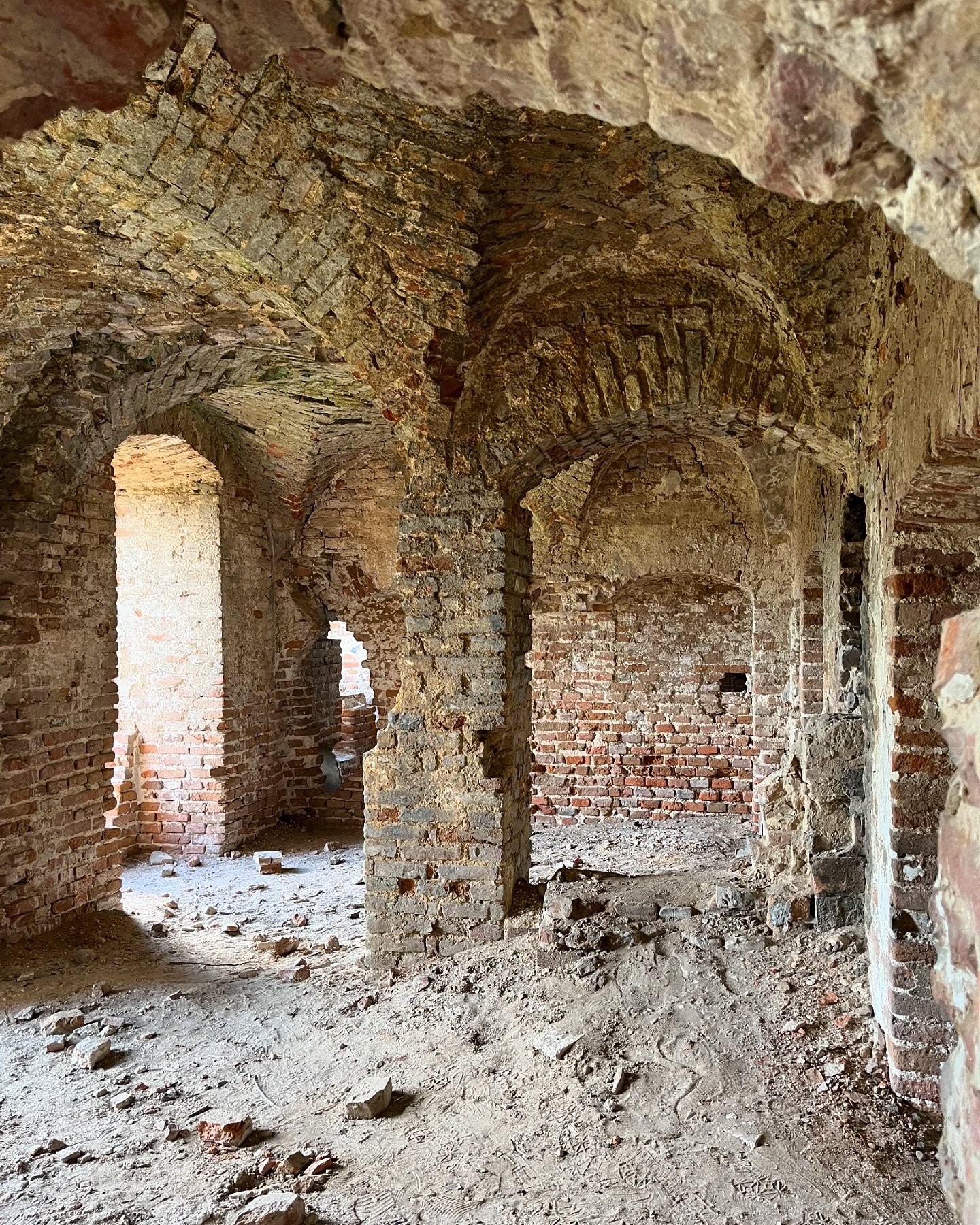 На Волині знайшли руїни костелу і монастиря кармелітів: що відомо (фото)