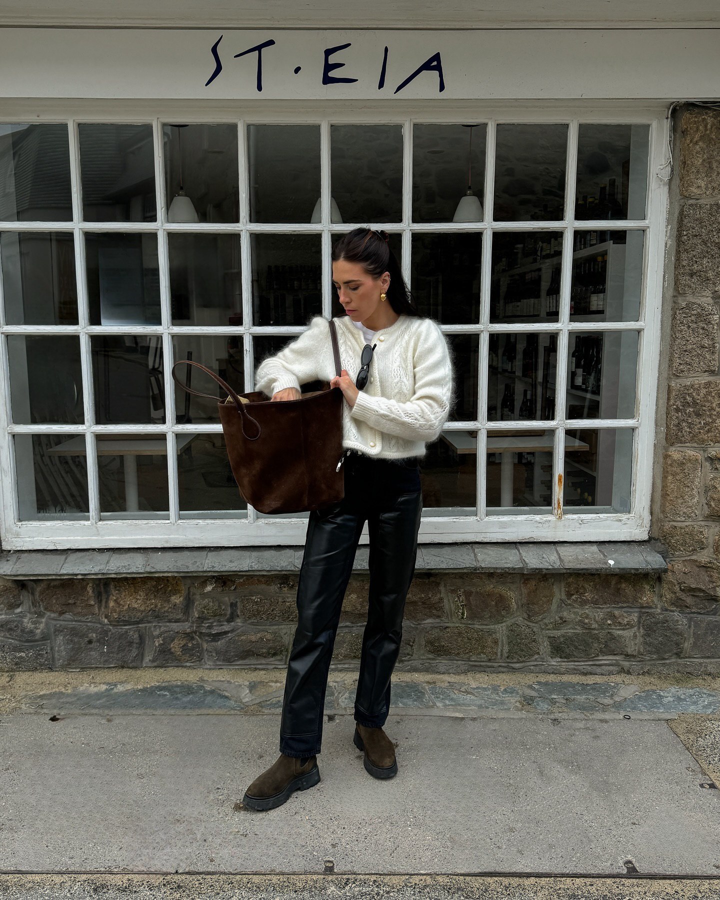 Що таке капсульний гардероб і які речі мають бути в ньому взимку 2024 року: фото