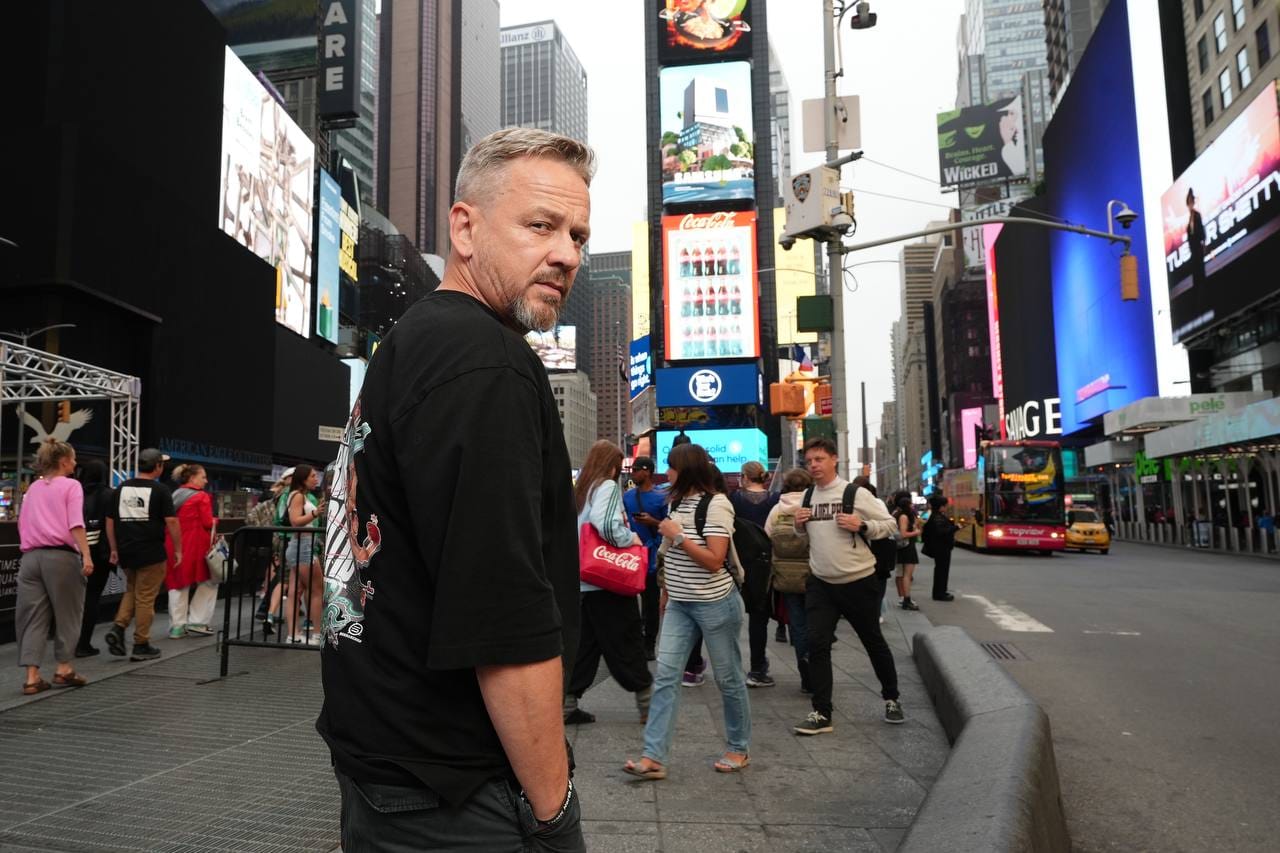 Известный артист признался, сколько денег тратит во время войны: "Я никогда не считал"