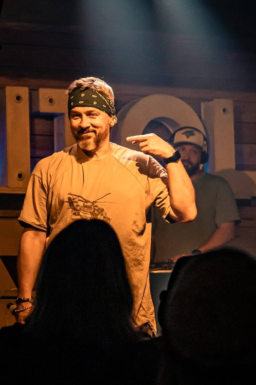 "Мне поставили импланты в шею": Фоззи из ТНМК поделился подробностями о своих операциях