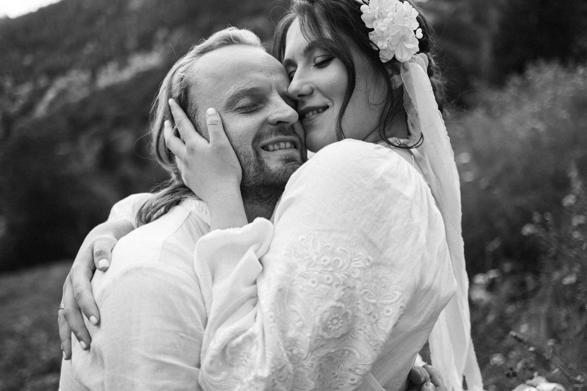 Звезда сериала "Спіймати Кайдаша" вышла замуж и показала фото со свадьбы