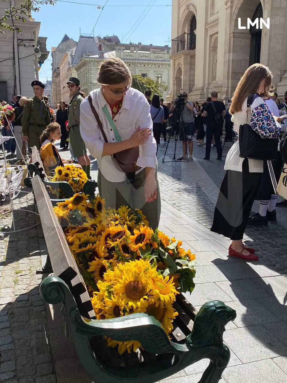 Плаче все місто. У Львові прощаються із родиною Базилевичів, чиє життя забрала РФ