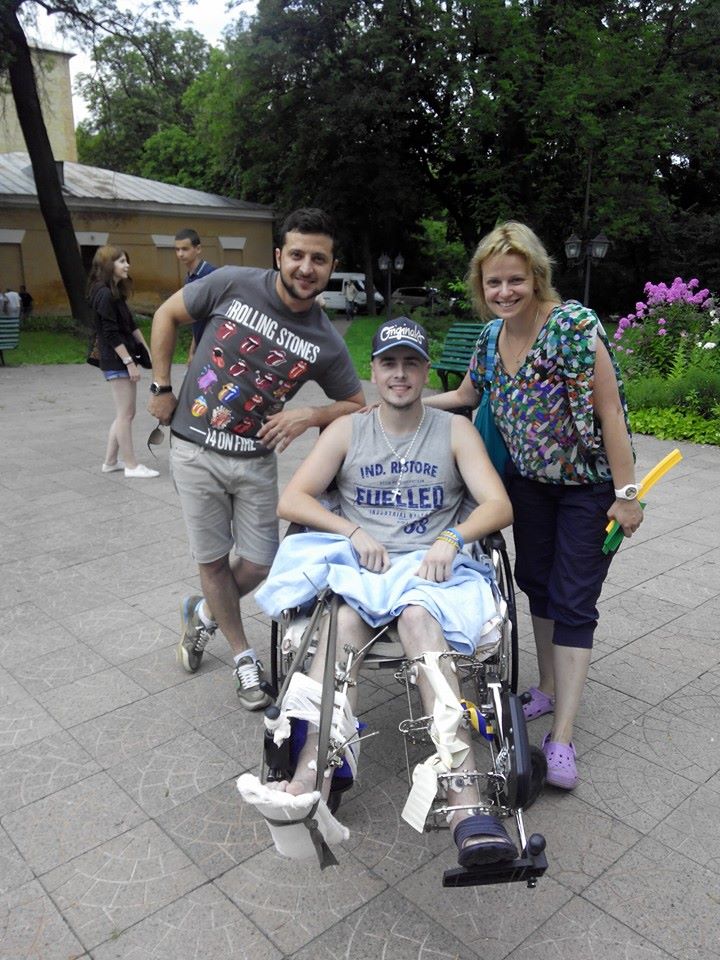 От делового шика до милитари. Эволюция стиля Зеленского: взгляд спустя годы