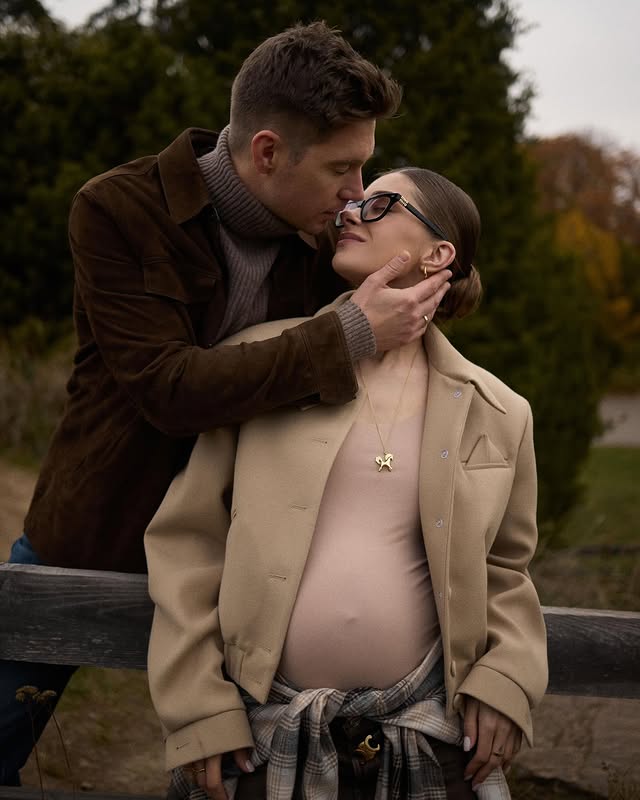 Остапчуки вперше показали новонародженого сина: зворушливі кадри з пологового будинку