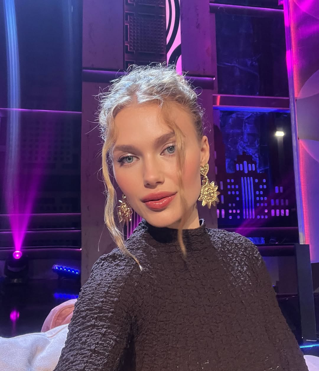 Финалистка "Холостяка" ответила на обвинения, что она скрывает своего отца-депутата