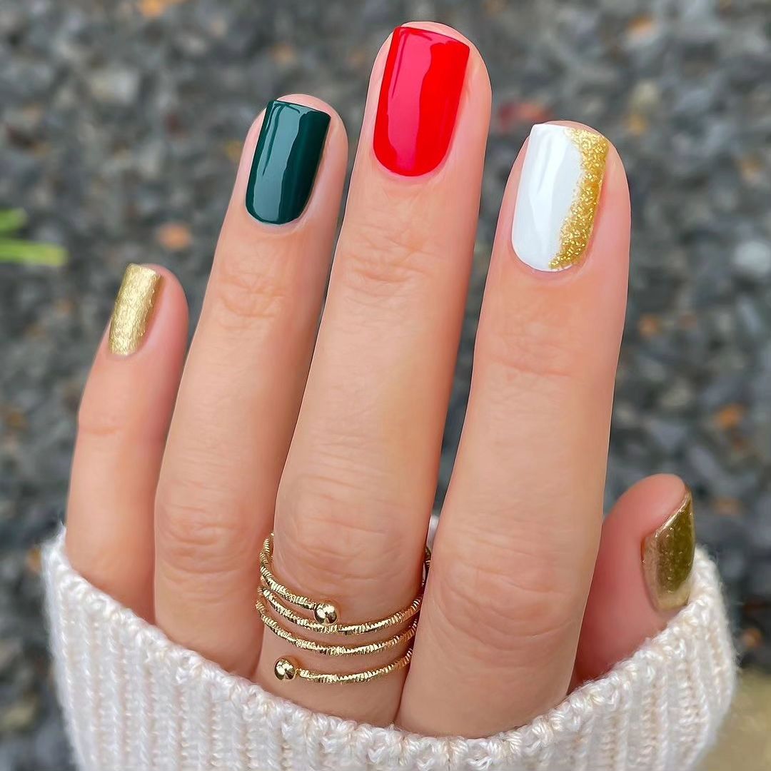 Який колір манікюру вибрати на Новий рік 2025: щасливий та модний відтінок на свято