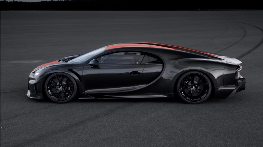 Названы 10 самых быстрых автомобилей в мире. Они "гоняют" до 500 км/ч! (фото и видео)