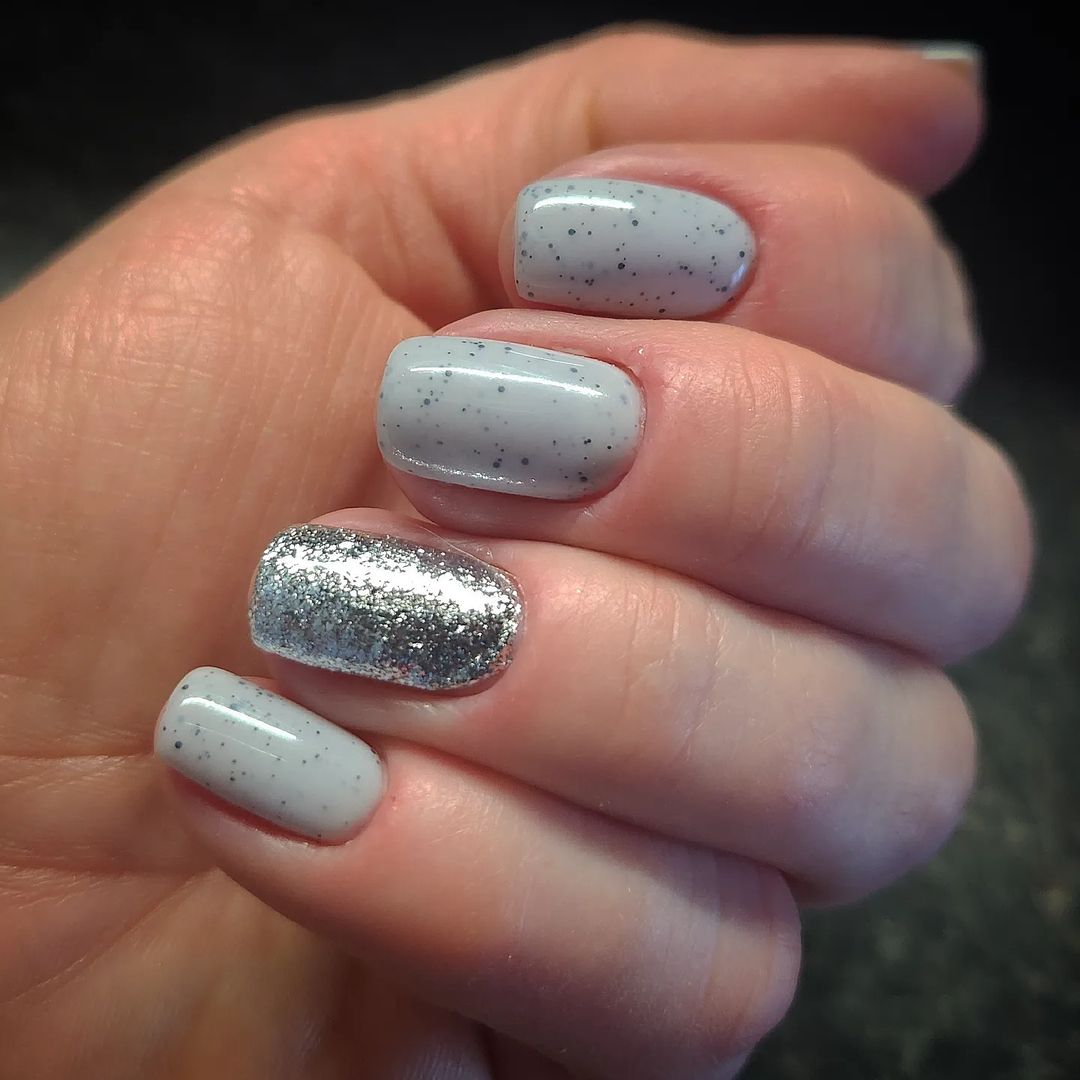 Какой цвет лака выбрать в январе 2025, чтобы маникюр выглядел дорого