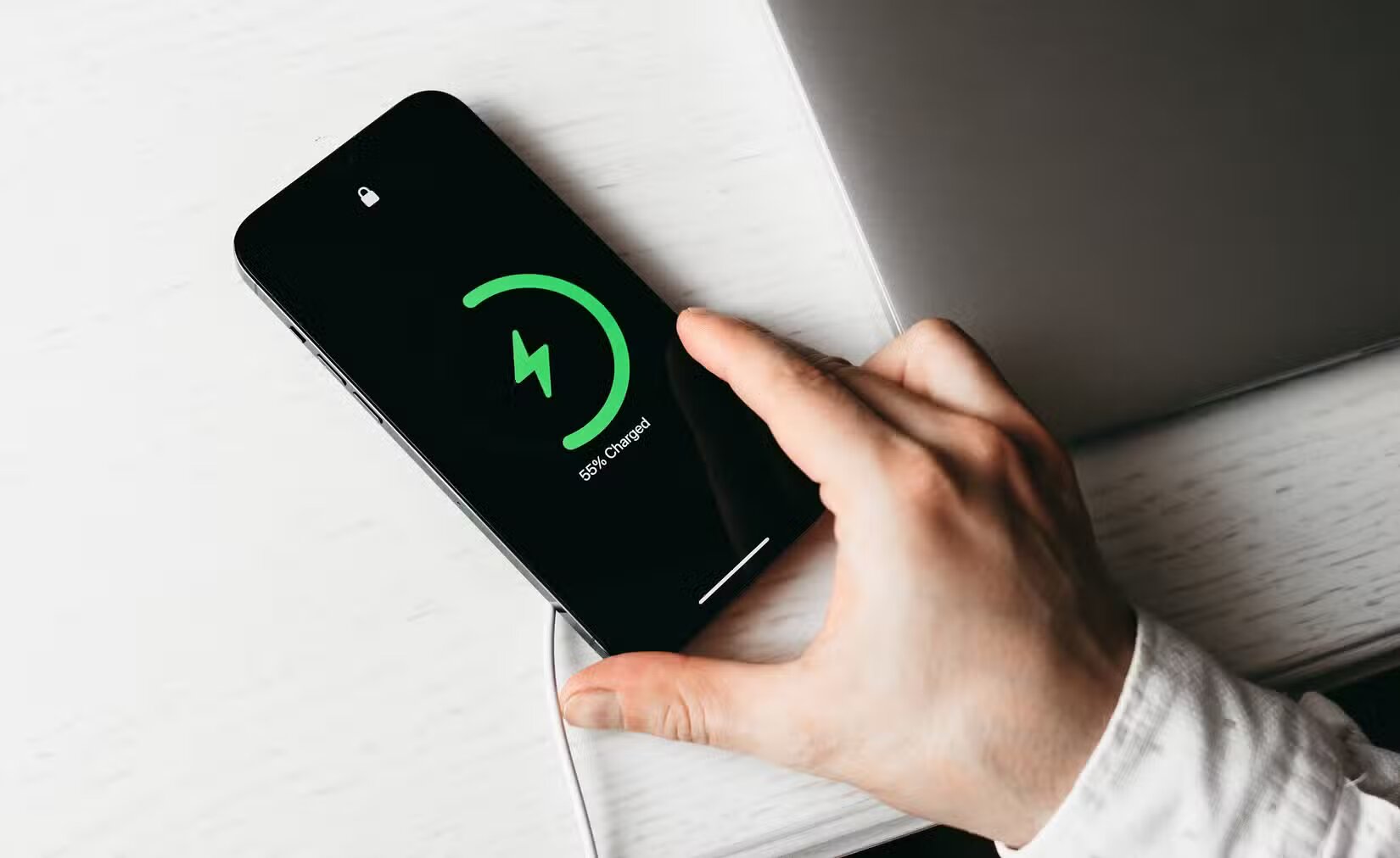 10 мифов о зарядке iPhone, которым давно пора перестать верить