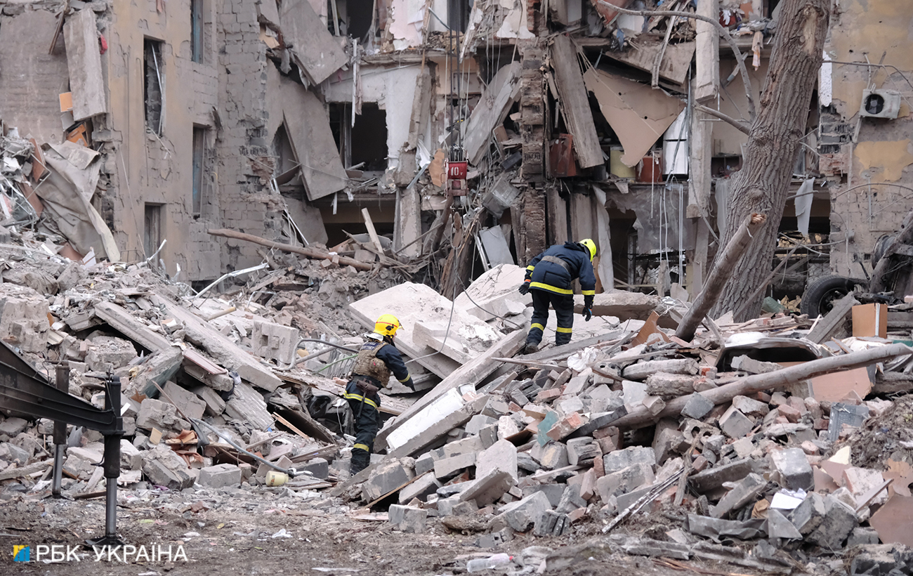 "Вікон немає, все вирвало": очевидець розповів про жахливий обстріл будинку у Краматорську