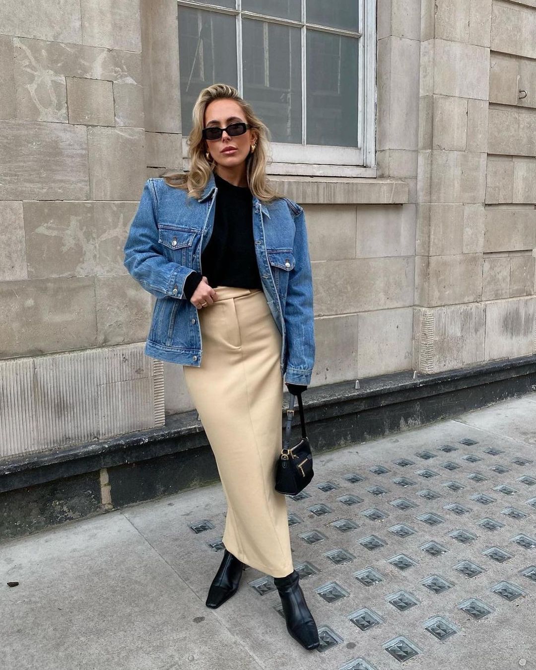 Стилістка показала наймоднішу спідницю 2023: як носити тренд року