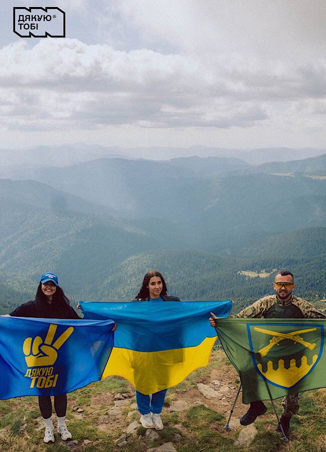 Український військовий "Кум" на милицях підкорив Говерлу і допоміг ЗСУ: подробиці героїчного вчинку