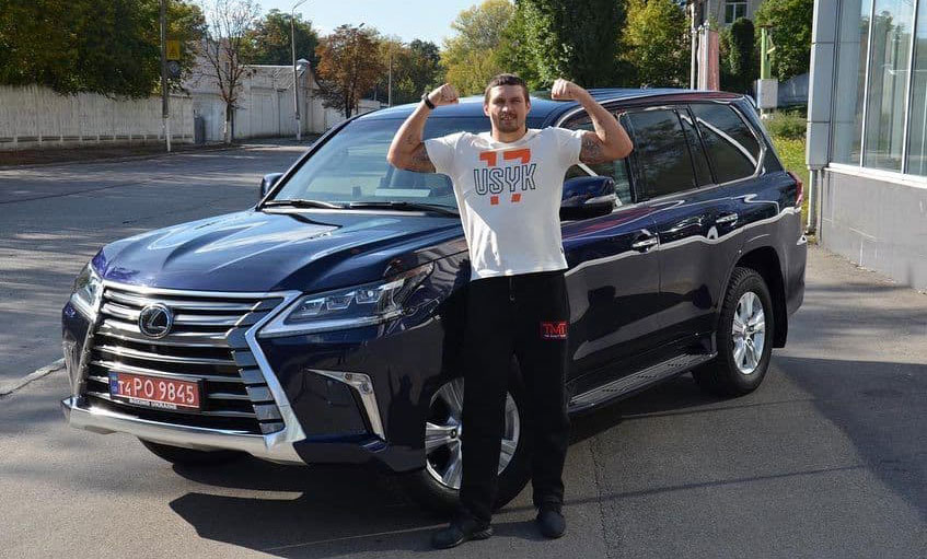 Олександр Усик розповів про улюблені авто: "сам люблю доглядати"