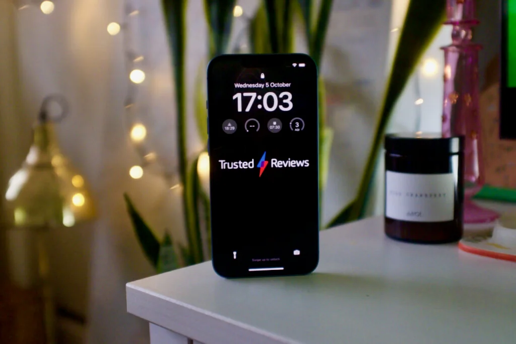 Ідеальний баланс ціни та якості. Топ-8 смартфонів середнього класу у 2024 році