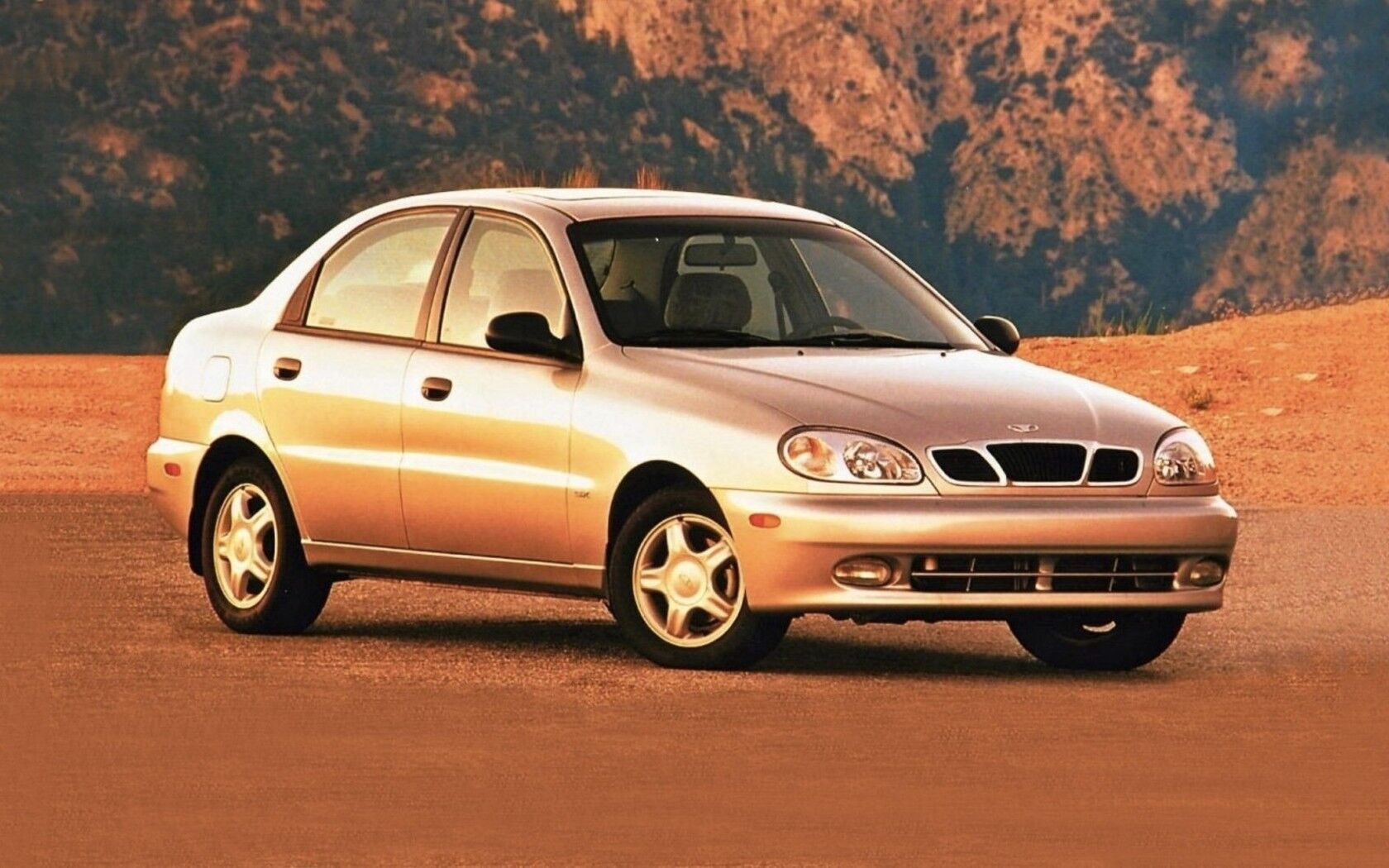 Вибір є: названі ТОП-5 доступних авто на "механіці”