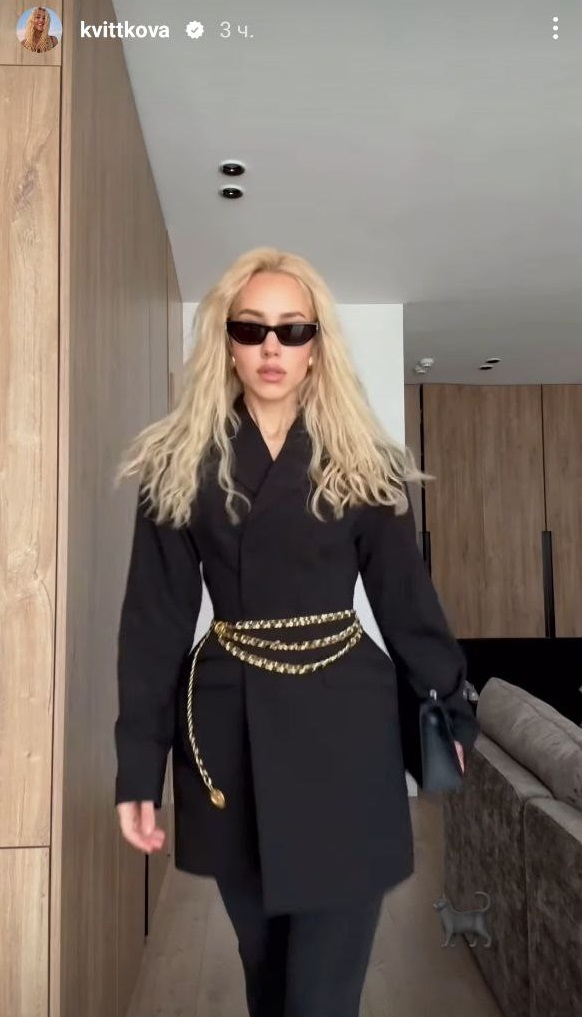 Платье, которое идет всем: Даша Квиткова показала must-have весеннего гардероба