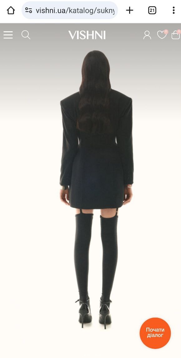 Платье, которое идет всем: Даша Квиткова показала must-have весеннего гардероба