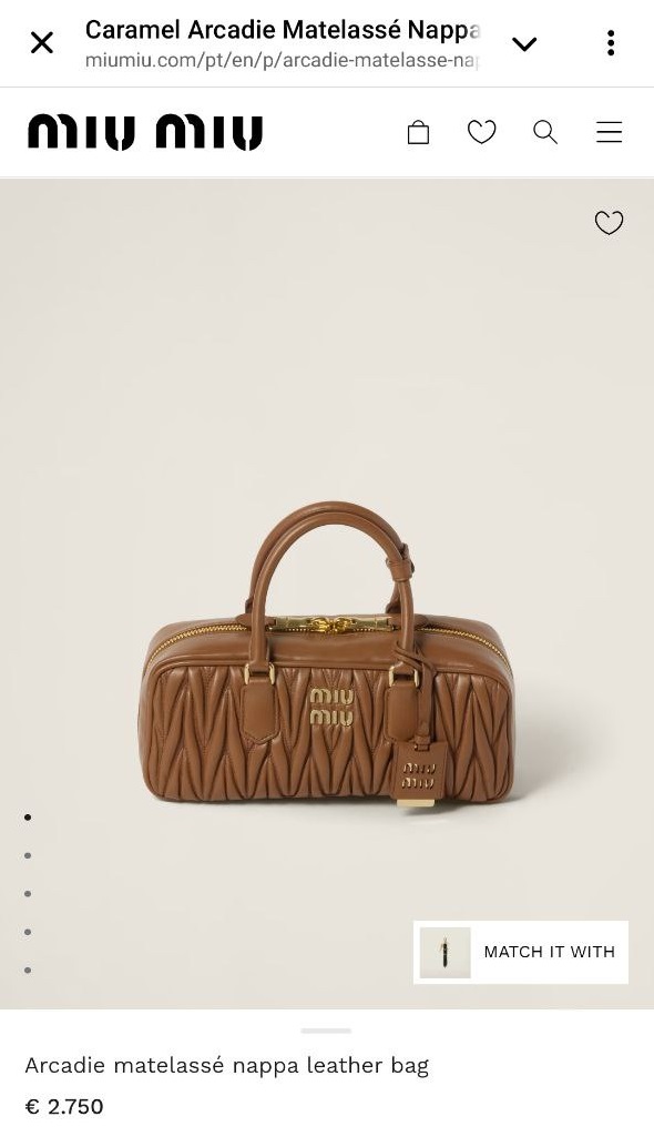 С сумкой за 130 тысяч и в трендовых лоферах. Бывшая Тищенко показала яркий "лук" на весну