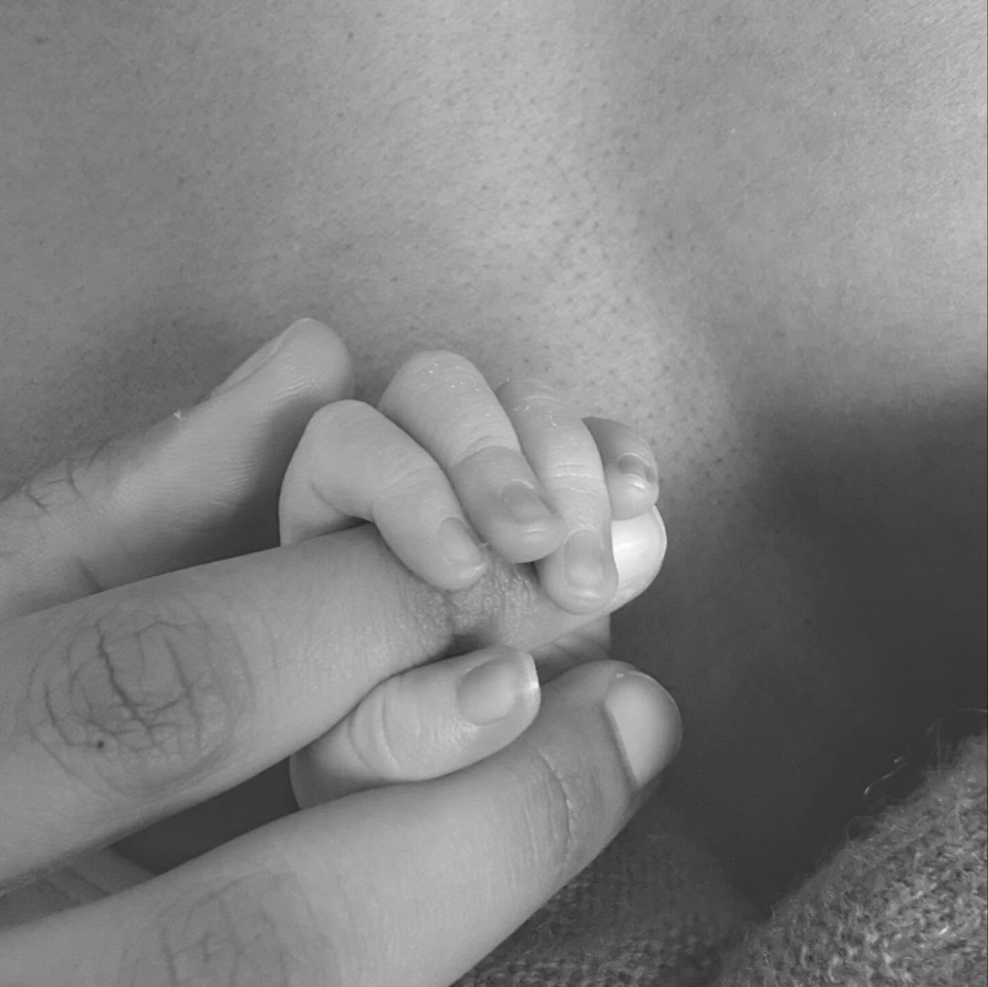 Дівчина Венсана Касселя показала перші фото новонародженого сина