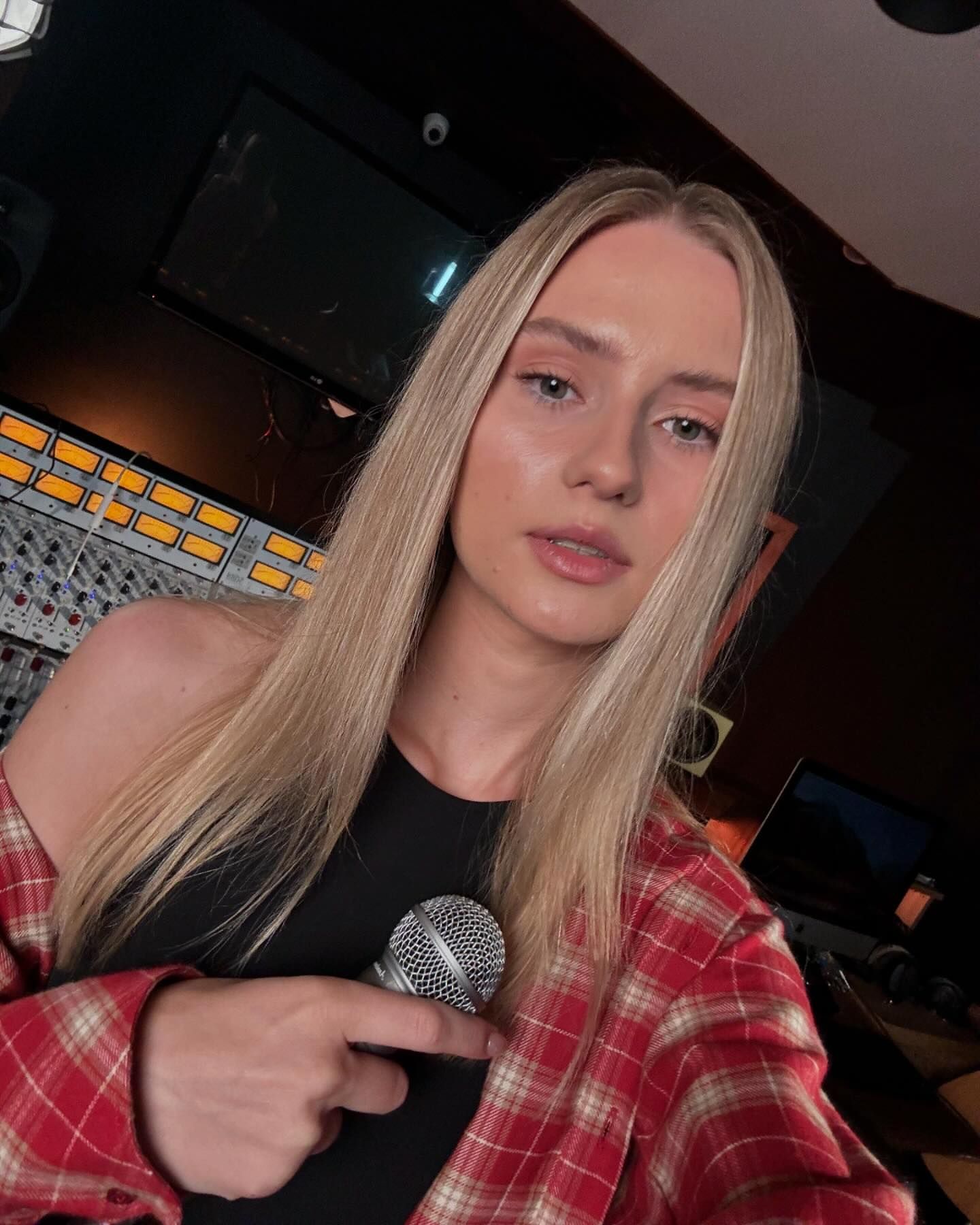 До слез. Тина Кароль поразила неожиданным дуэтом и чувственным исполнением песни (видео)