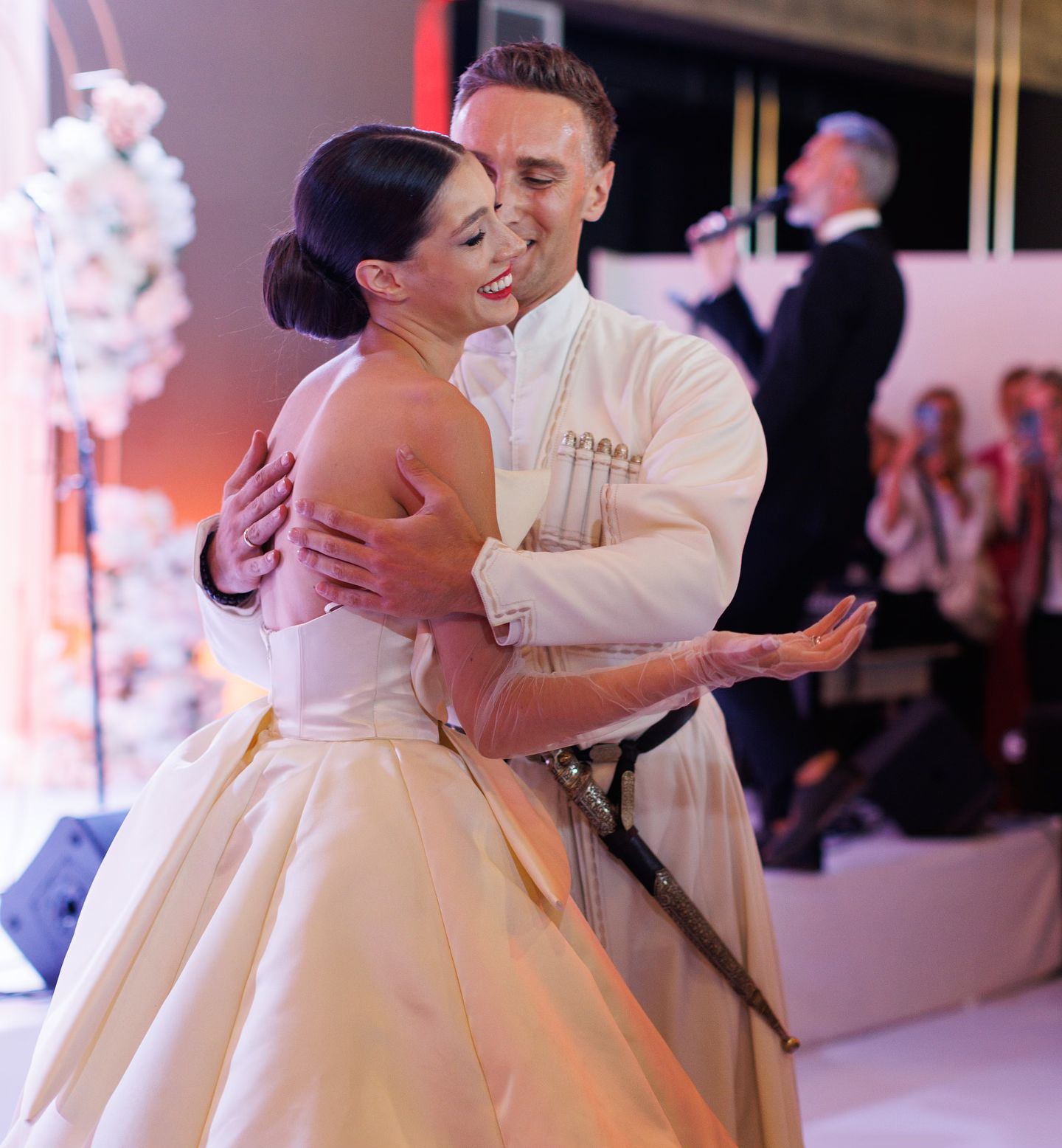 Бывший "Холостяк" Иракли Макацария и его красавица-жена ждут второго ребенка: нежные фото пары