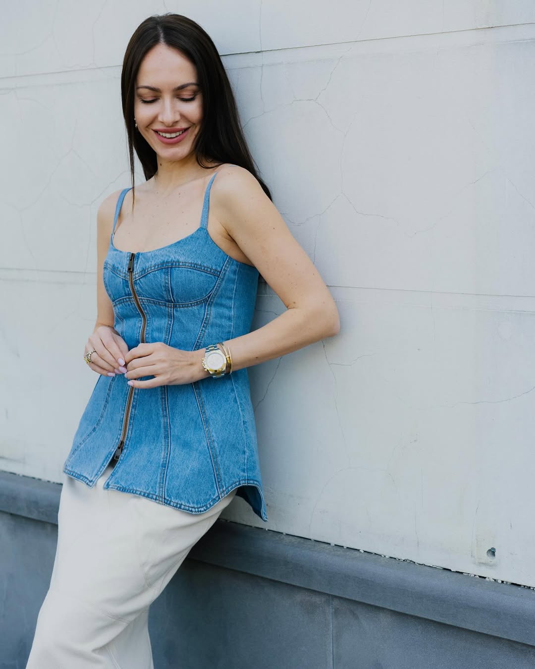 Як носити джинсовий корсет цієї весни: образи Христини Горняк та Інни Бєлєнь, які варто повторити