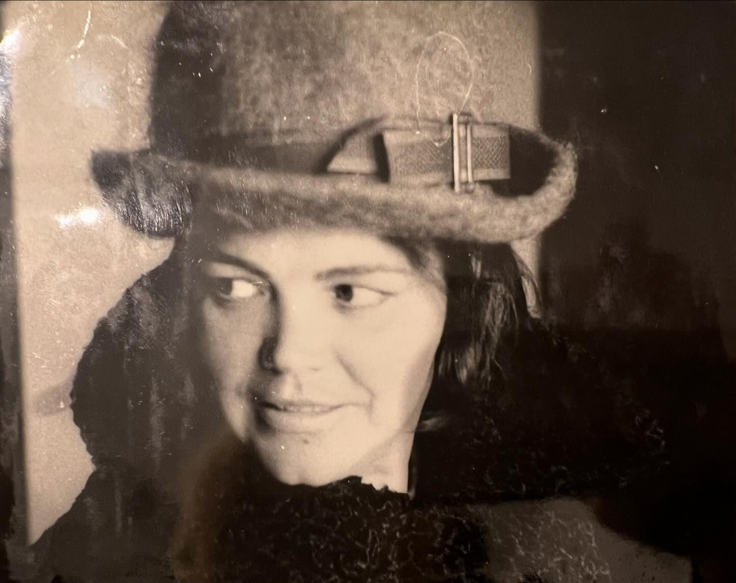 Ольга Сумська зачарувала рідкісними фото покійної мами у її день народження