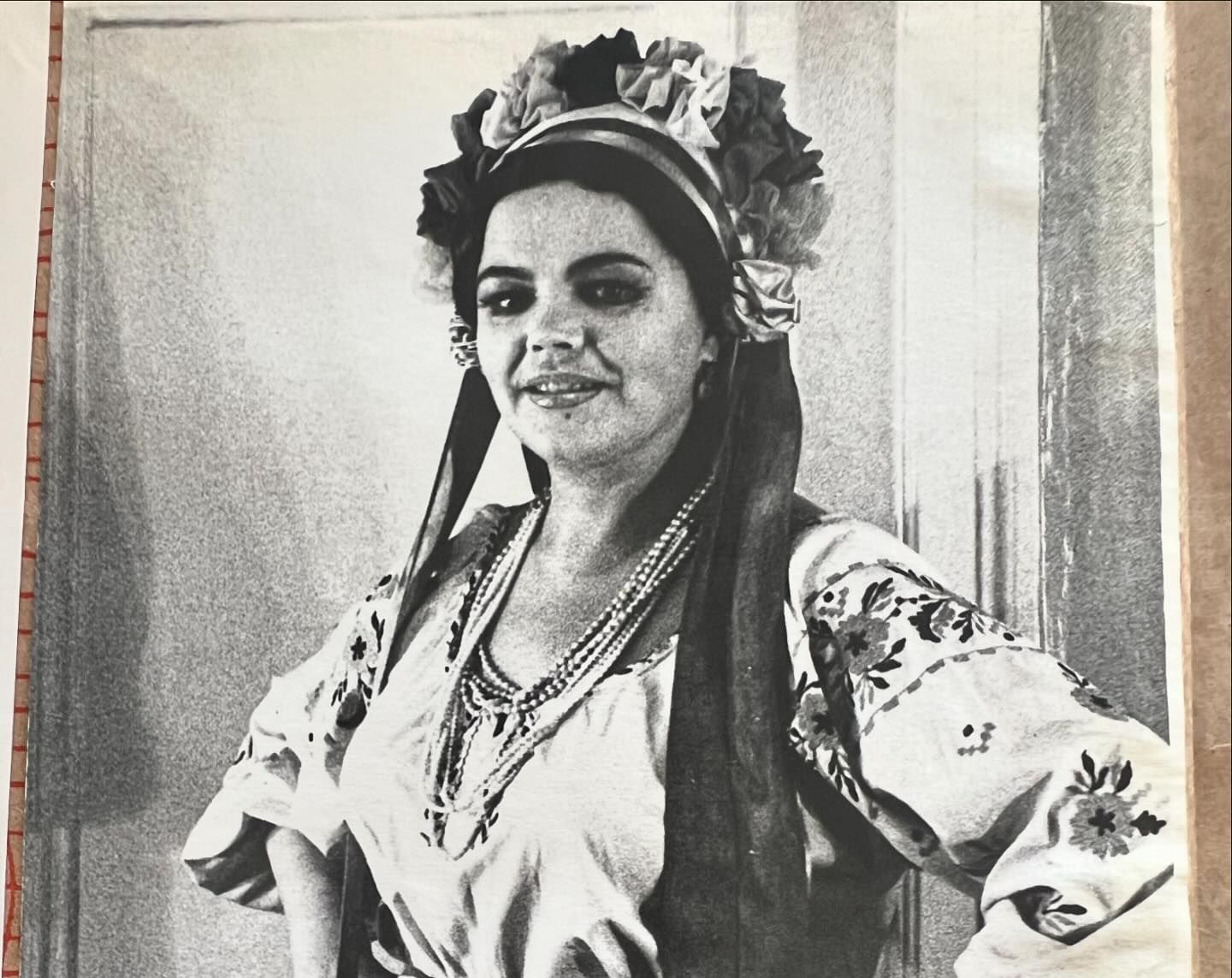 Ольга Сумська зачарувала рідкісними фото покійної мами у її день народження