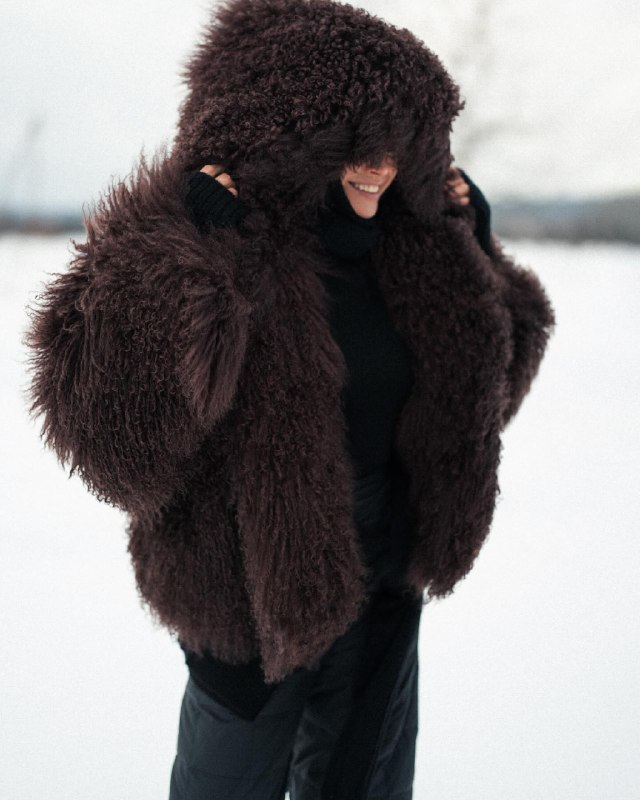 Єфросиніна, Брежнєва і Джамала показали найбільш трендові головні убори цієї зими: як вони виглядають