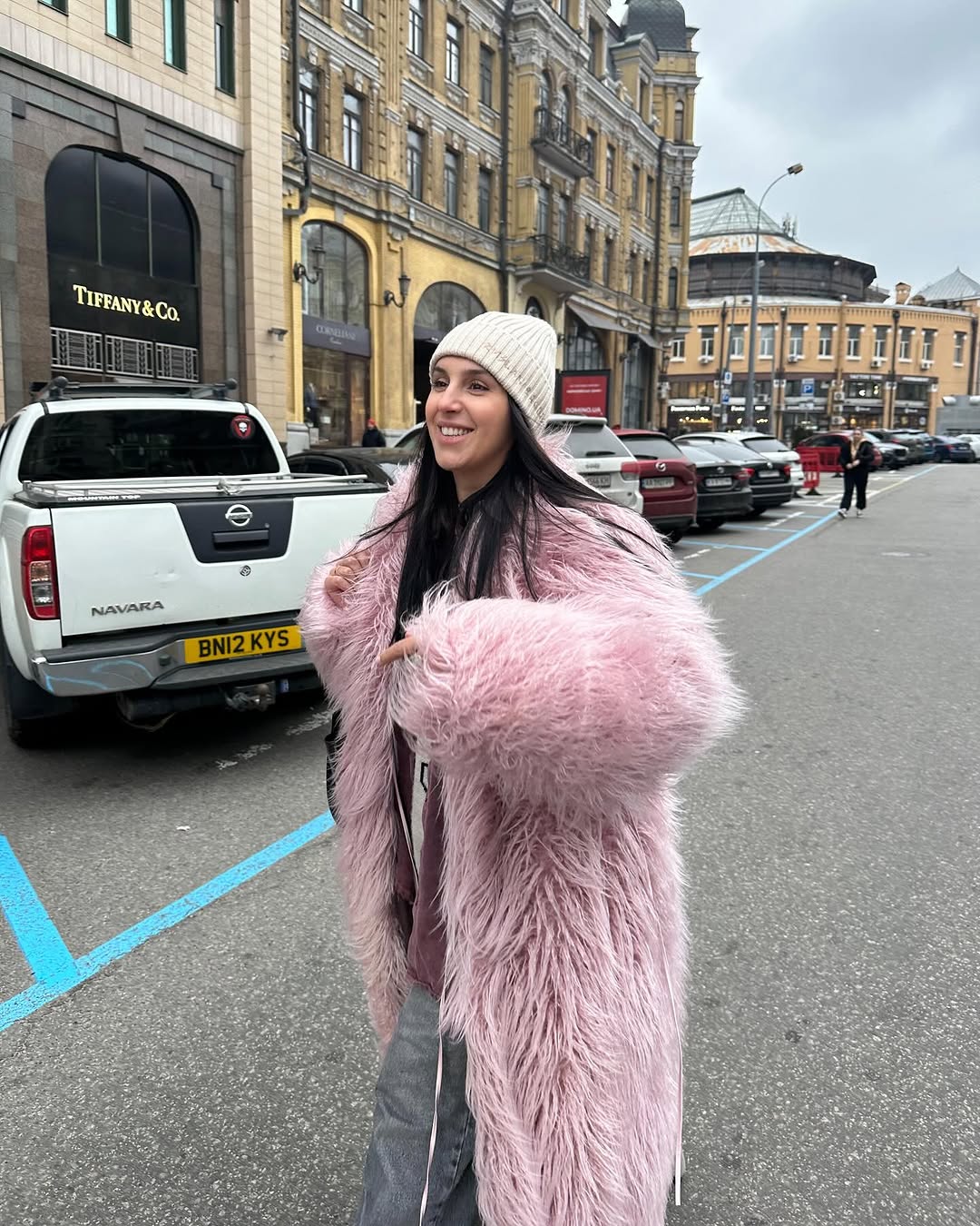 Джамала показала, как носить самый модный оттенок сезона - пудро-розовый