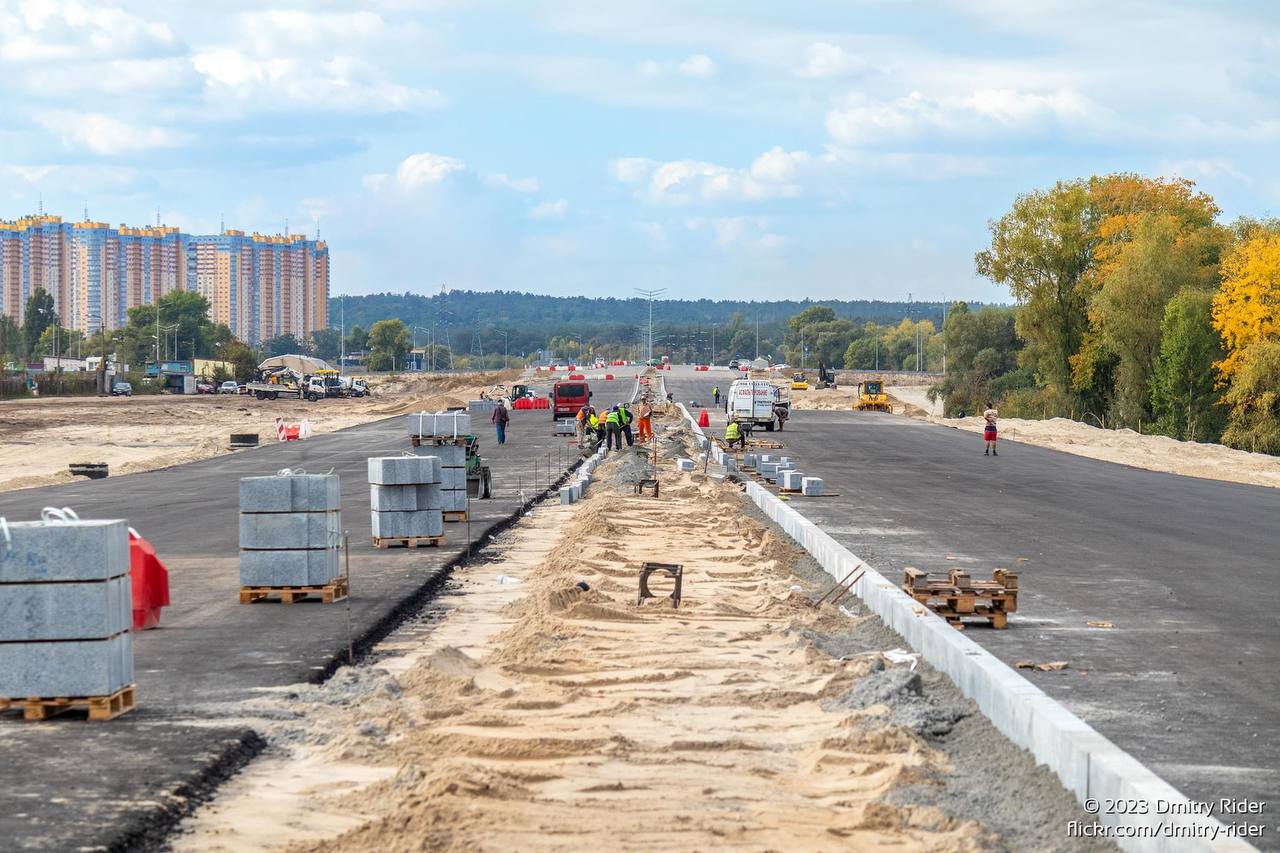 В Киеве строят Большую кольцевую дорогу: что уже успели сделать (фото)
