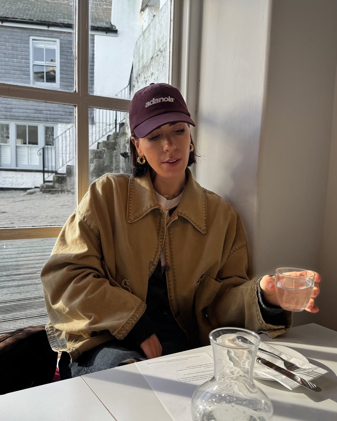 Как выглядят самые модные куртки весны 2025: блогерша показала стильные образы на каждый день