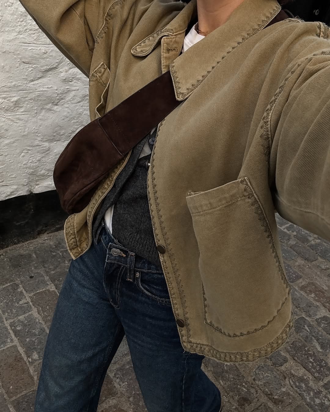 Как выглядят самые модные куртки весны 2025: блогерша показала стильные образы на каждый день