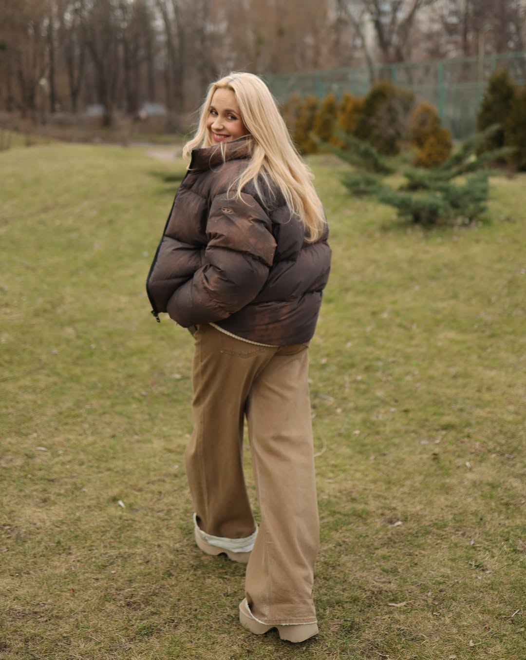 Як виглядають наймодніші джинси: Лілія Ребрик показала стильний "лук" на весну 2025