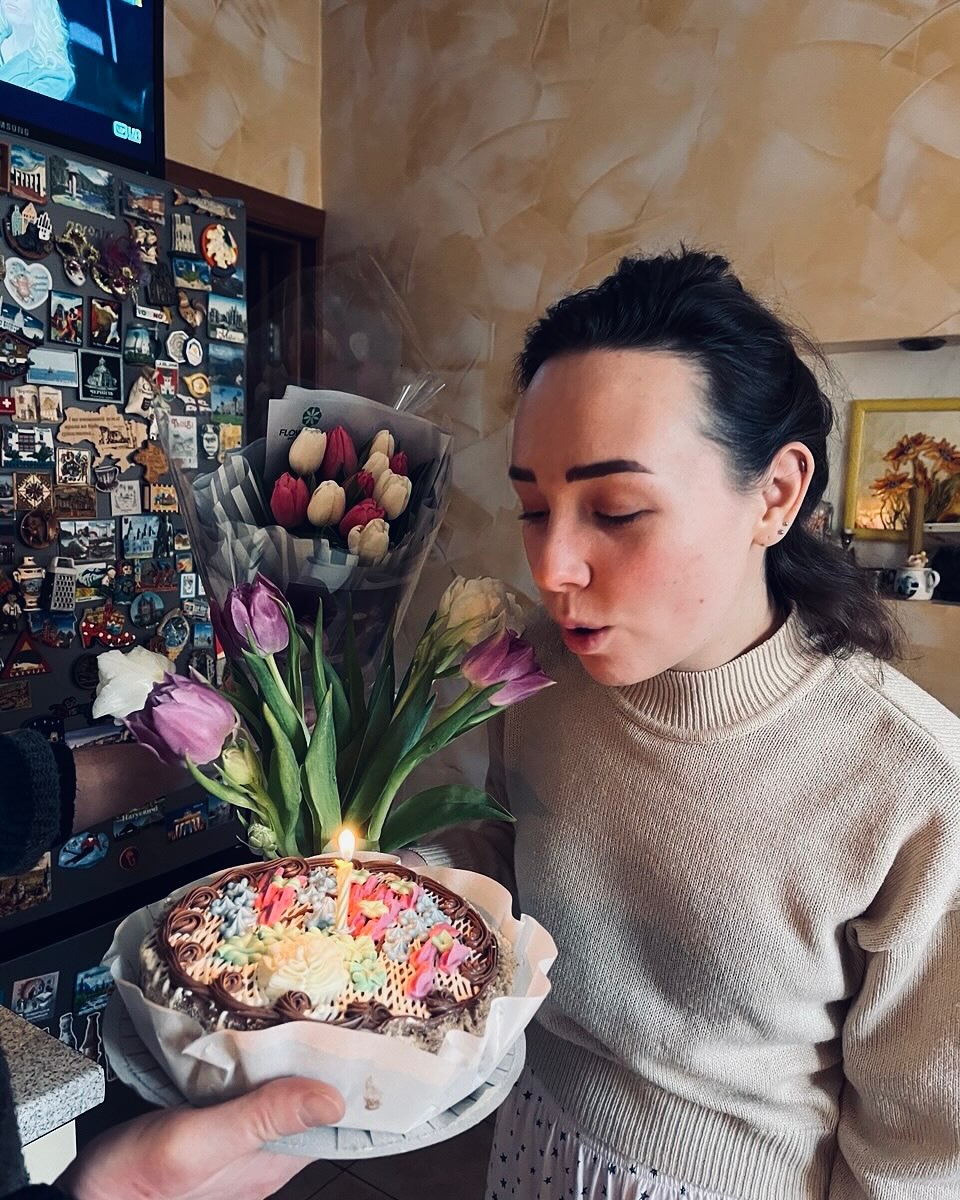 Телеведучий Грубич щемливо привітав старшу доньку з 29-річчям: як вона виглядає