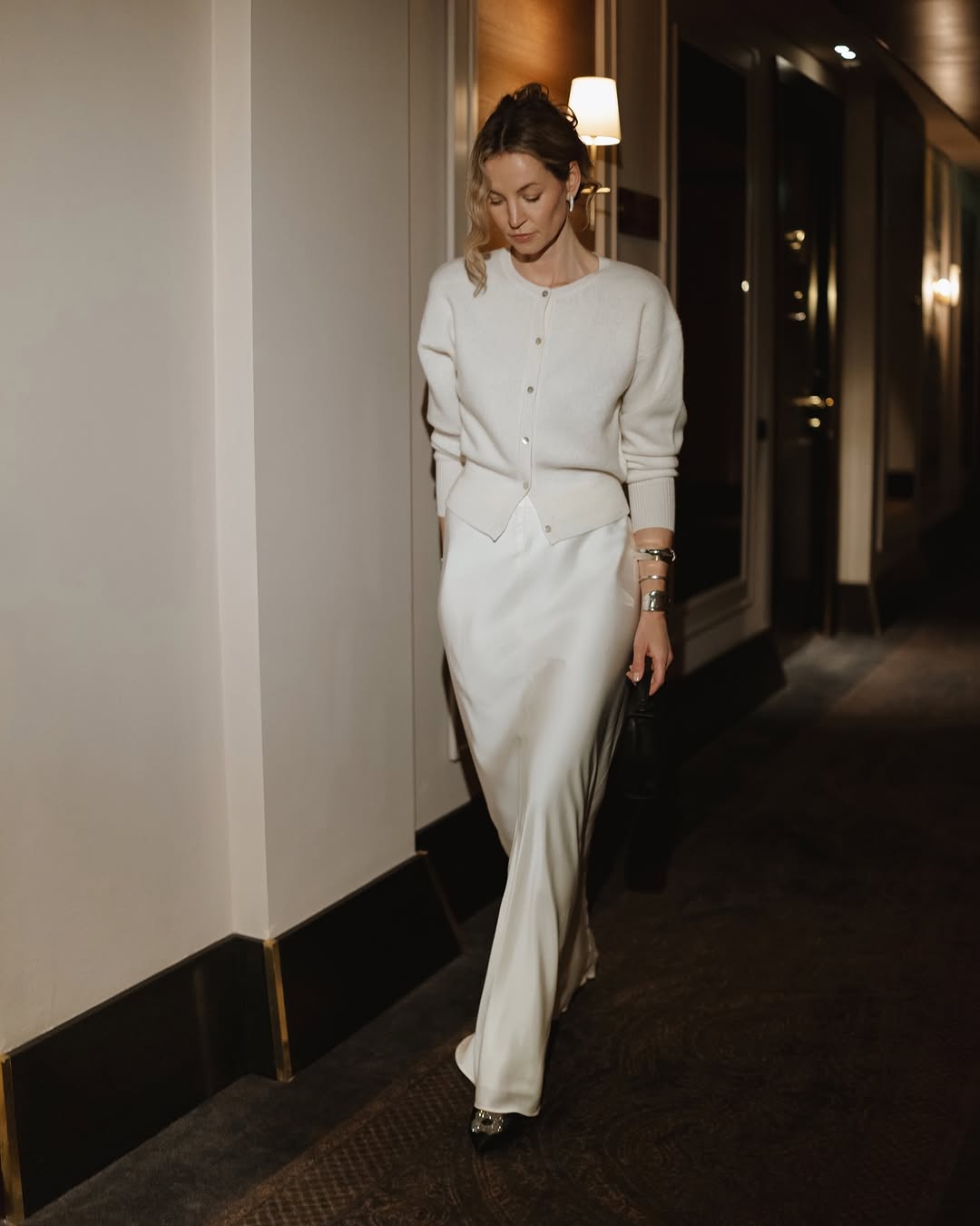 Total white look: елегантний образ на День Валентина, який зможе повторити кожна