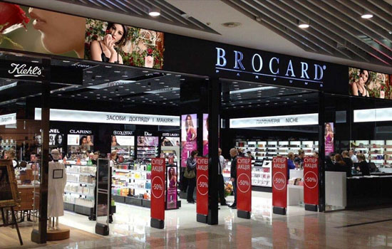 Чим відрізняються дорогі креми для обличчя від дешевих: дерматолог розкрила правду