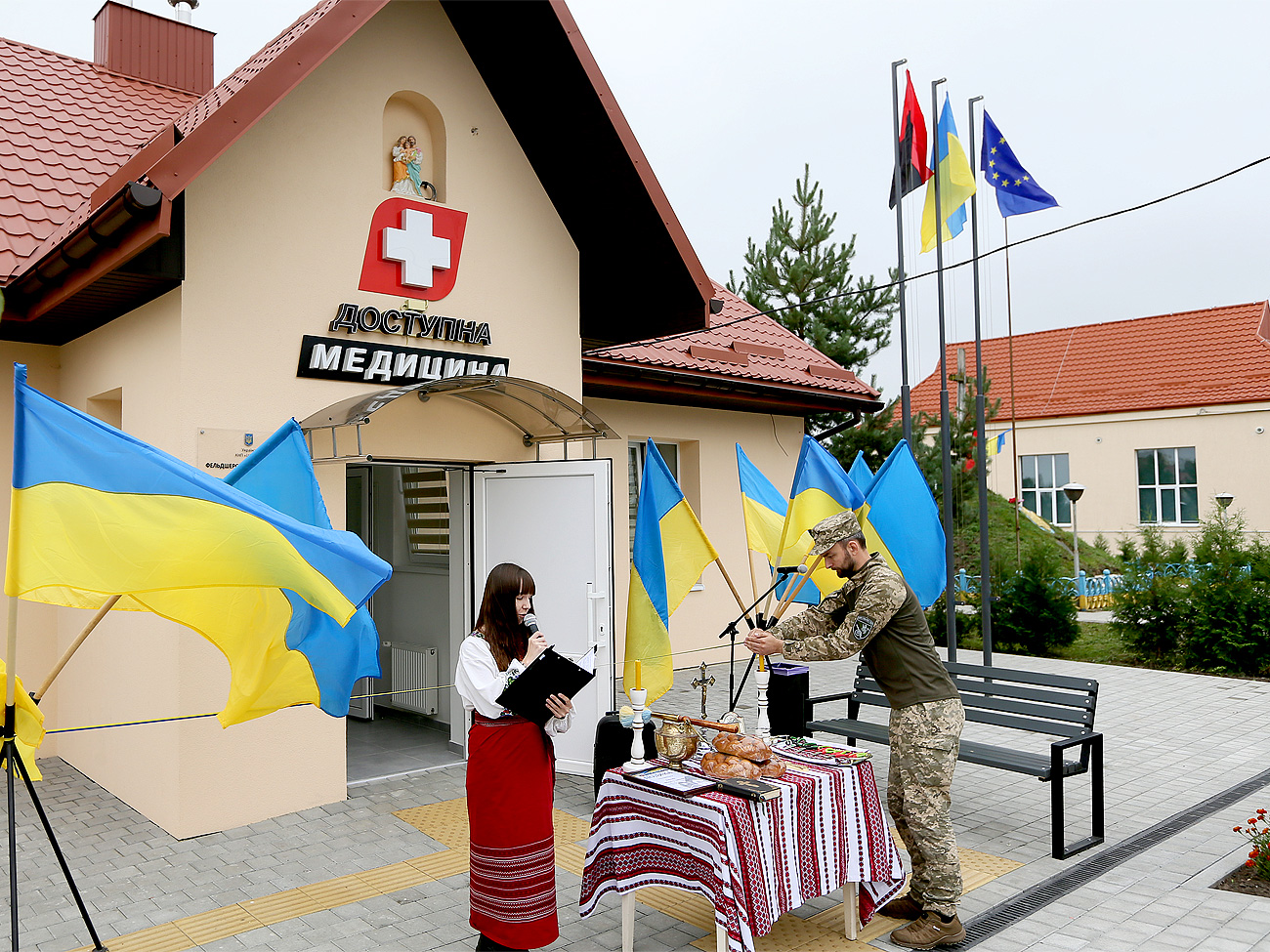 Козловский помог селу Городиславичи: там открыли медцентр и ЦПАУ